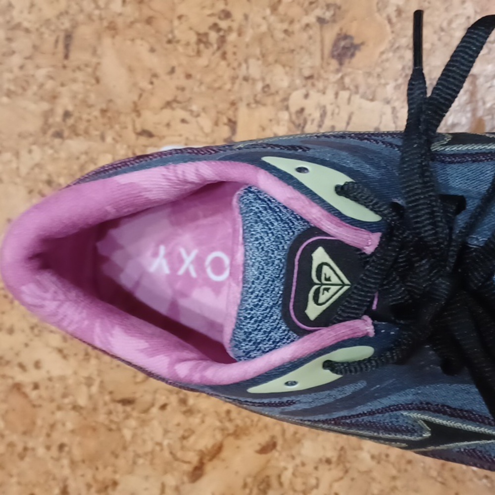 Mizuno x Roxy Wave Skyrise 5 Running Shoes Women's Size 8 NWOT - Picture 2 of 10